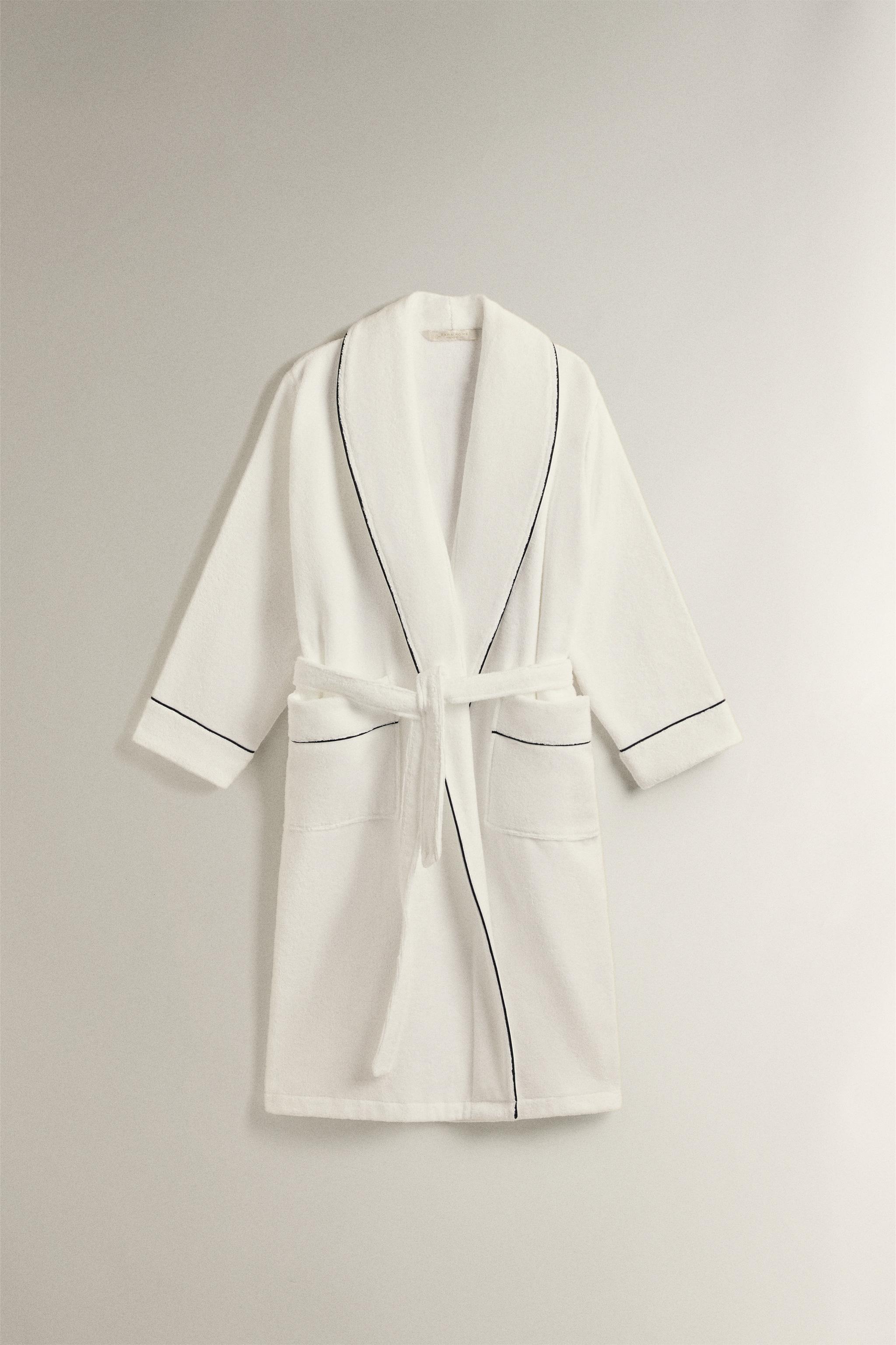 BATHROBE WITH PIPING (400 GXM²)